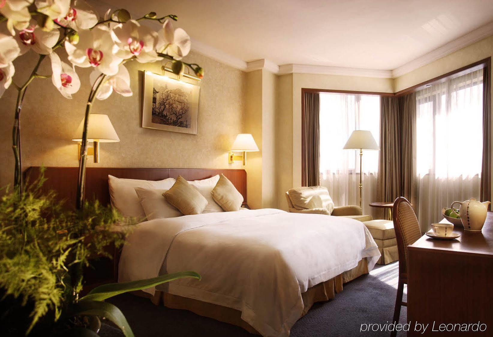 Prince Hotel Гонконг Екстер'єр фото