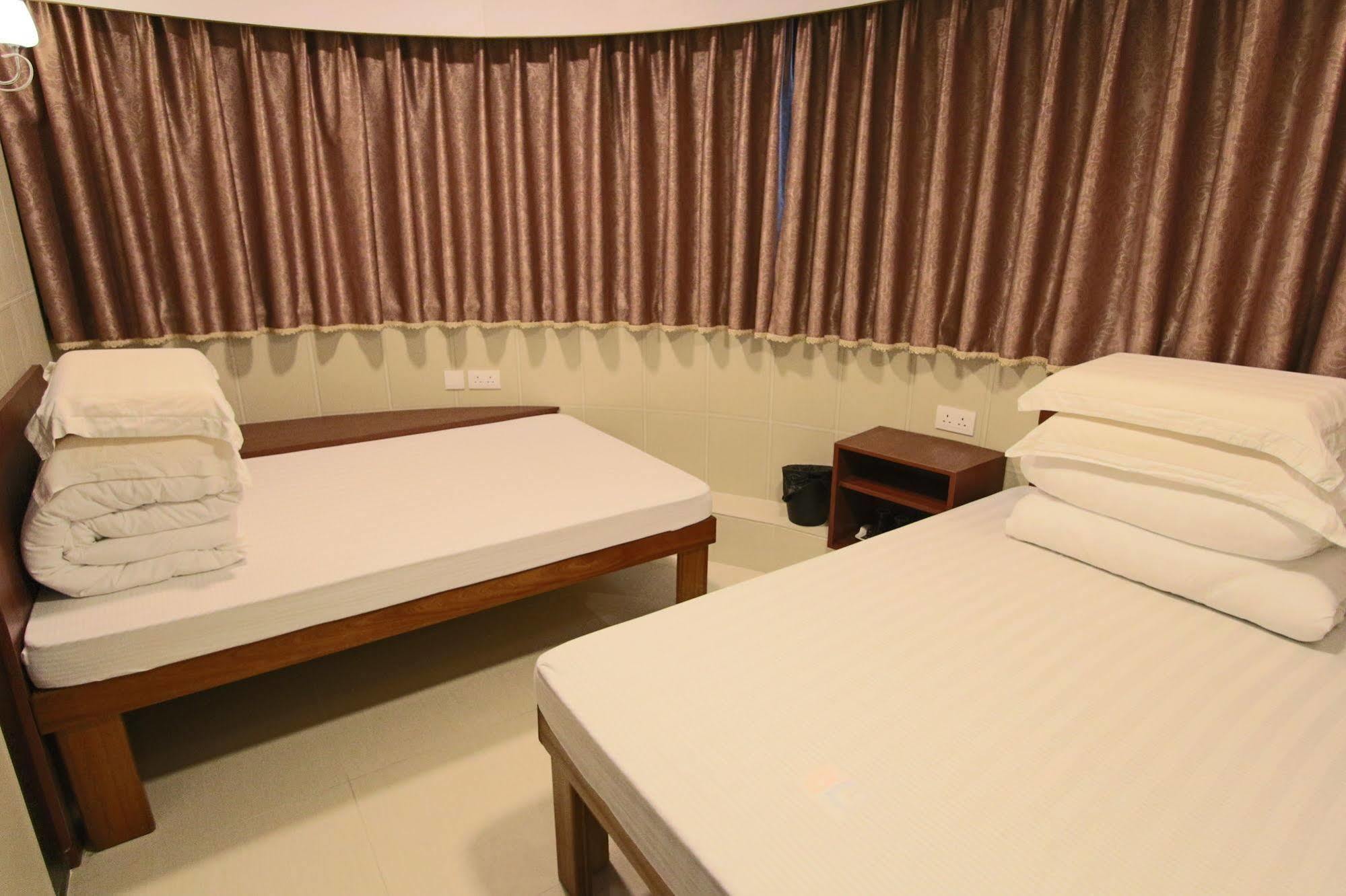 Prince Hotel Гонконг Екстер'єр фото